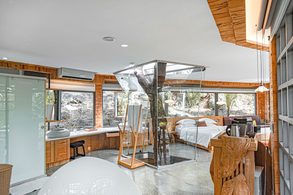 The House 15 45/61