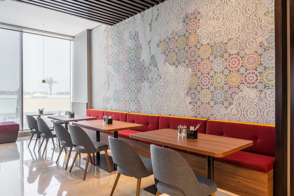 بارك إن باي راديسون جدة طريق المدينة(Park Inn By Radisson Jeddah Madinah Road) 50/65