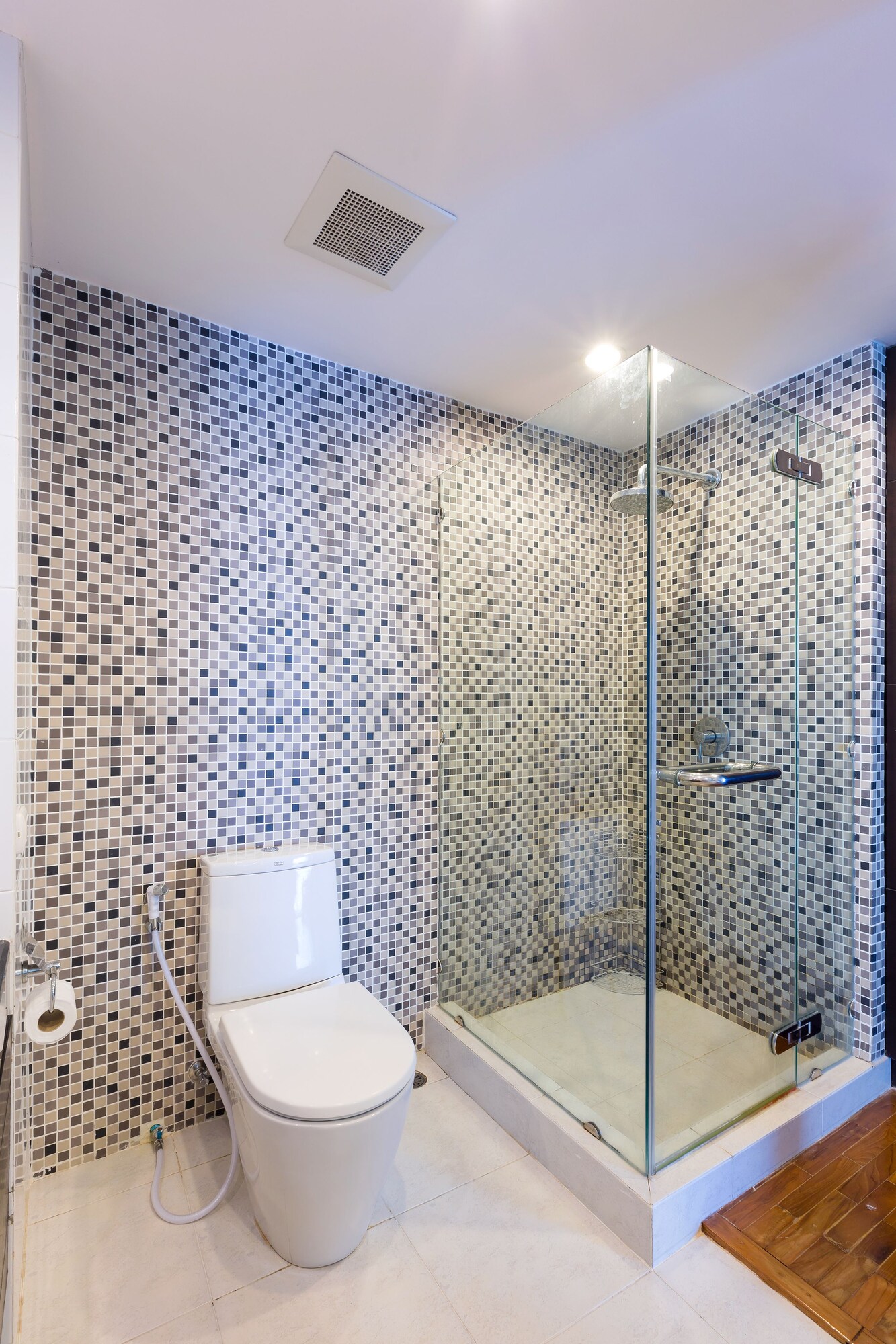 شقة بسرير مزدوج وسريرين منفصلين بإطلالة على البحر بغرفتي نوم، Baan Poolom Beachfront Condominium 7/7