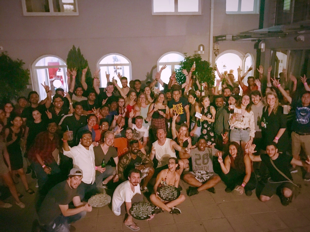 Whole Wide World Hostel & Bar 48/50