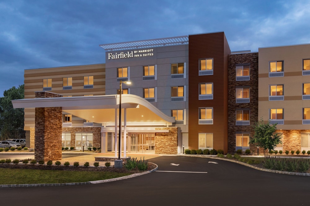 Fairfield Inn & Suites By Marriott Rockaway 1/28
