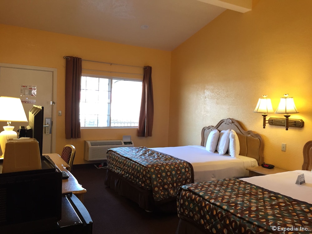 Anaheim Discovery Inn Suites 21/68