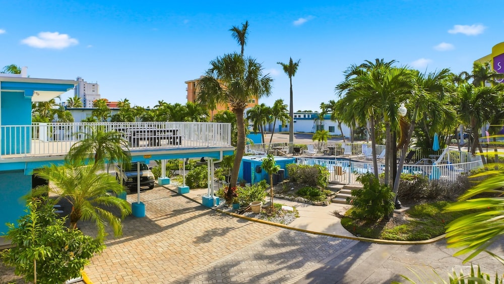 The Bayside Inn Marina 60/68