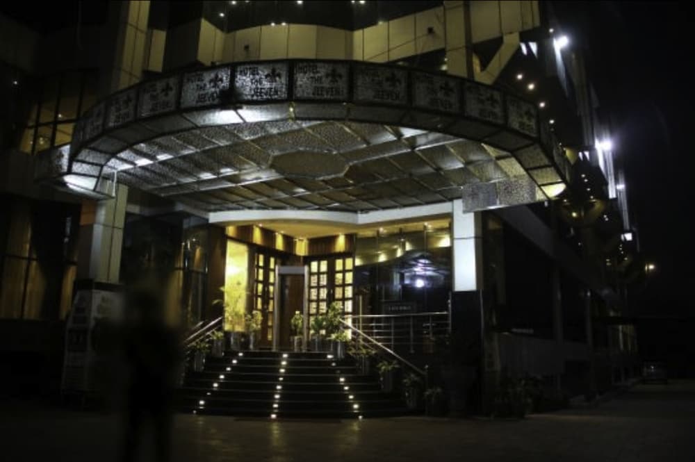Hotel The Jeevens 2/32