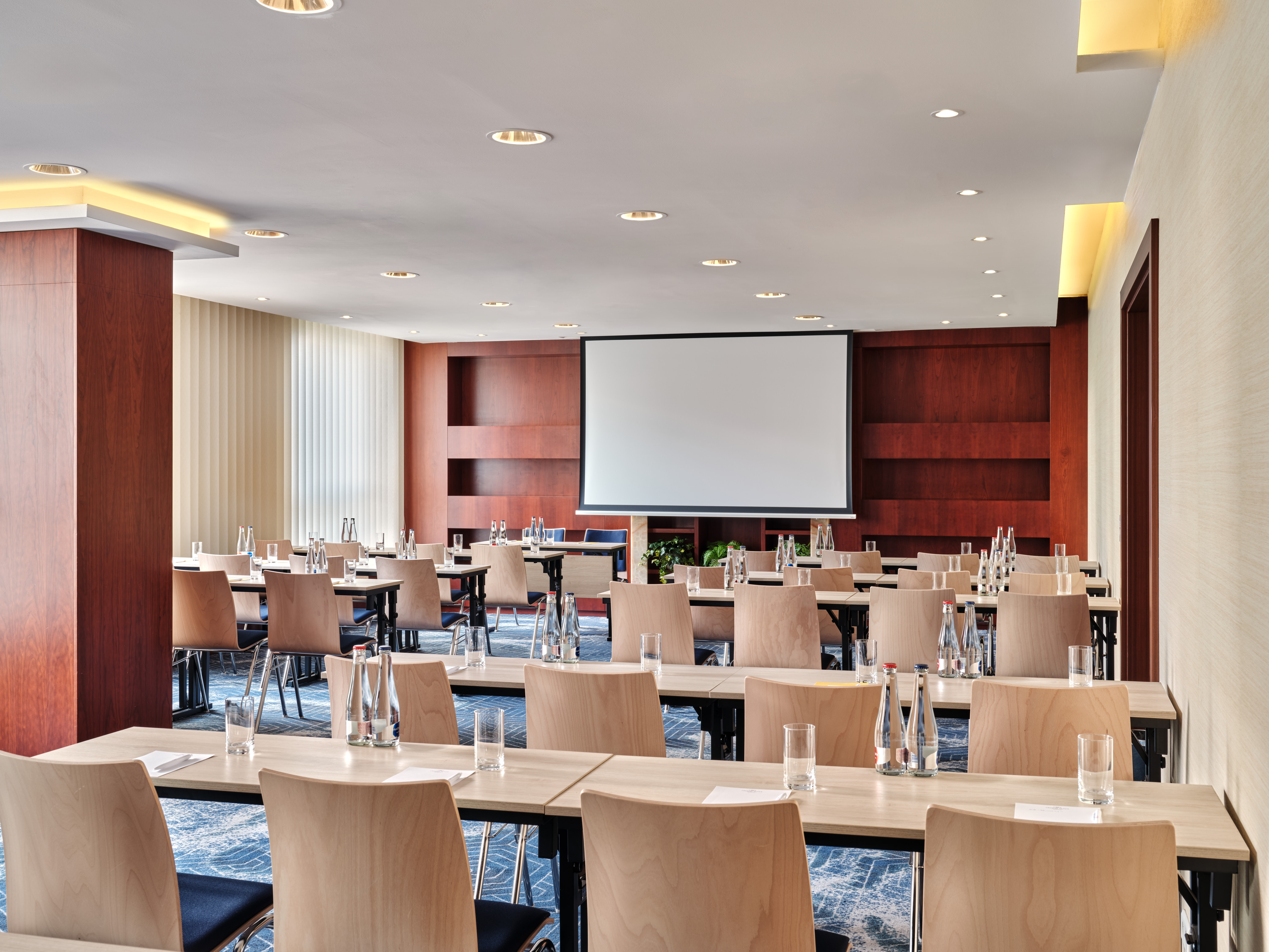 CROWNE PLAZA BRATISLAVA 66/74