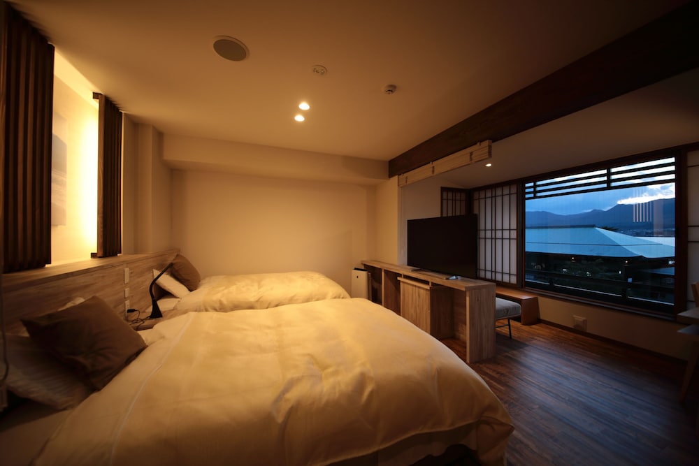 STYLE, OCEAN, TWIN BEDS