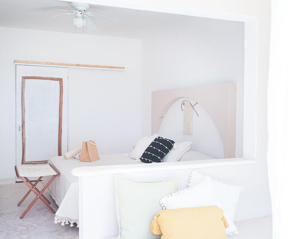 Pavoreal Beach Resort 11/24