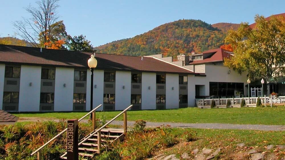 Fort William Henry Hotel and Conference Center 57/67