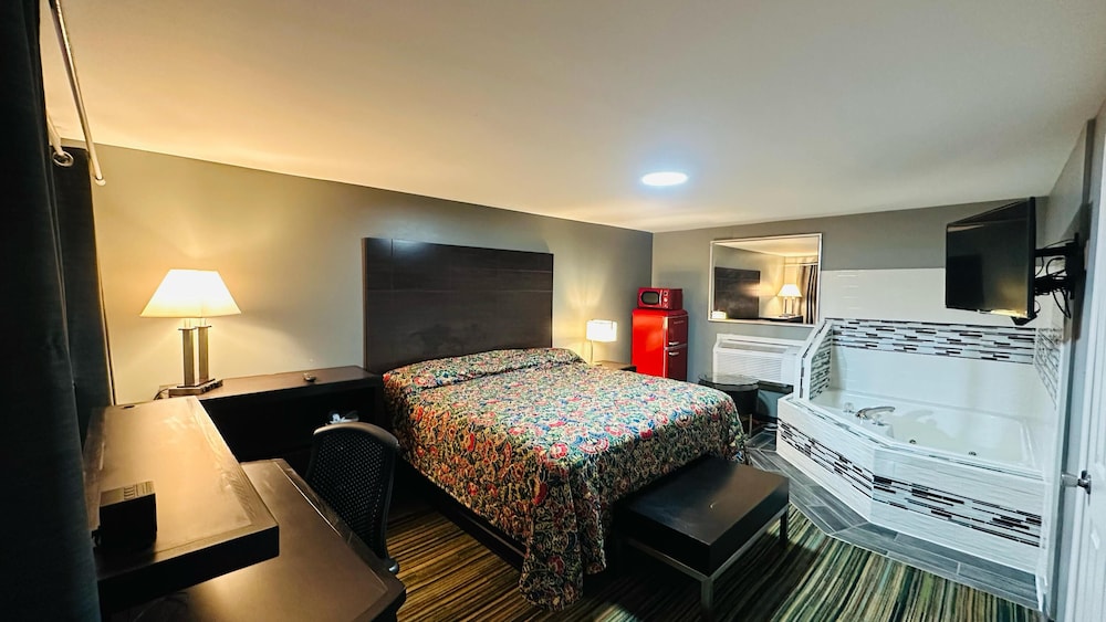 Catalina Airport Motel 23/42