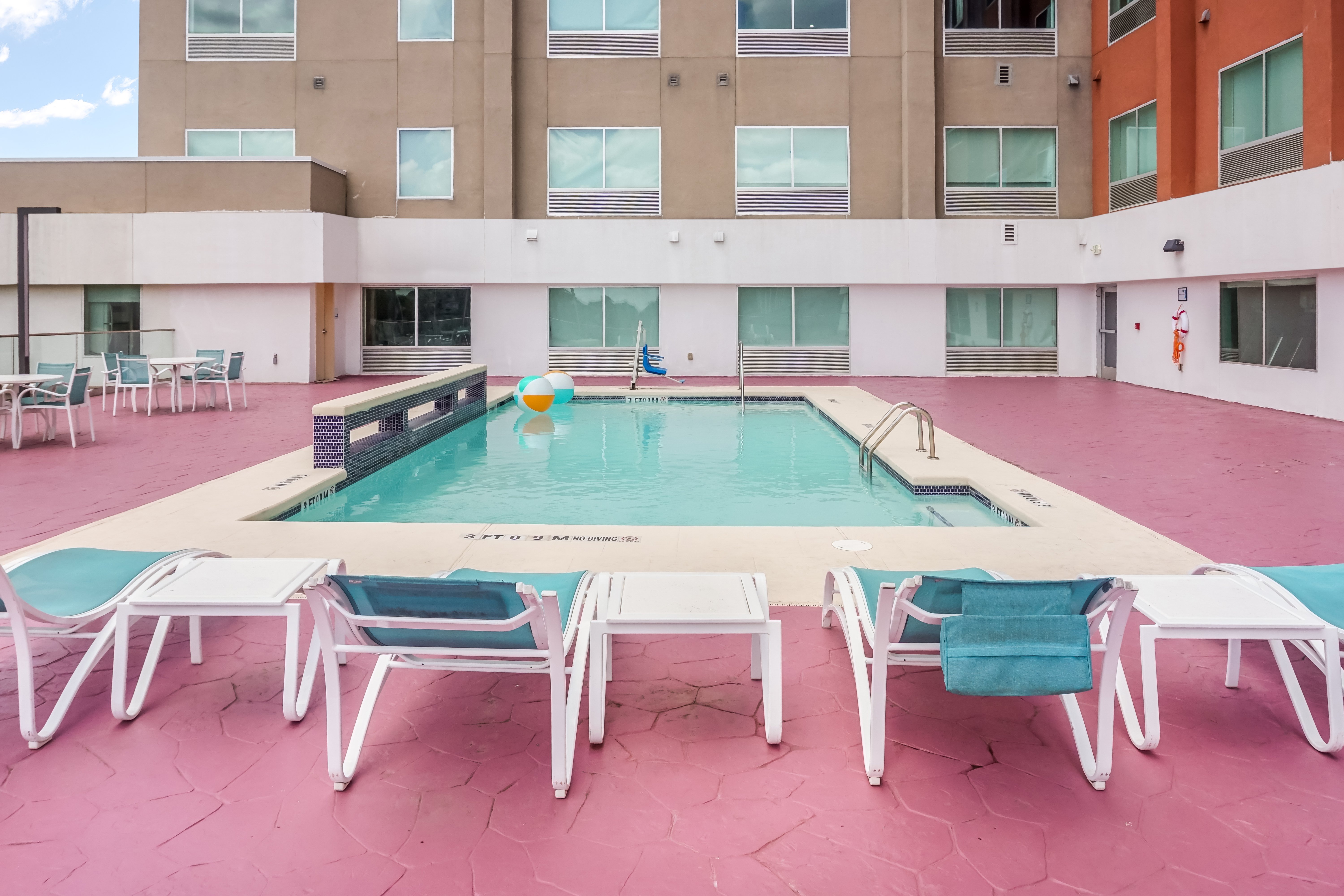 Holiday Inn Express and Suites Houston Westchase - Westheimer 57/59
