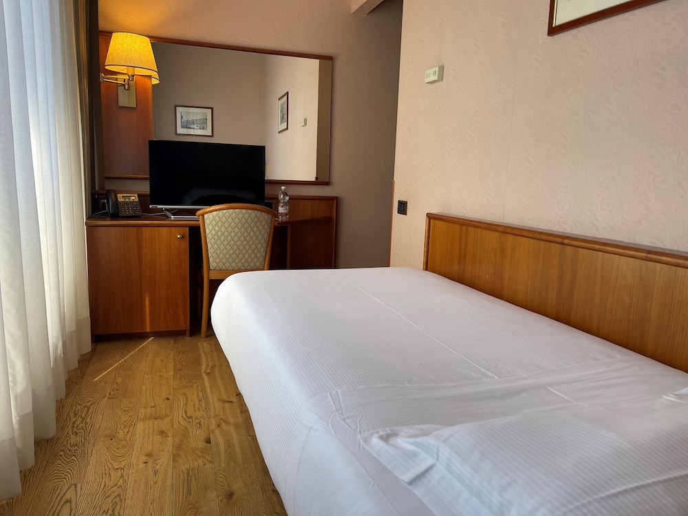 Best Western Hotel Crystal 11/24