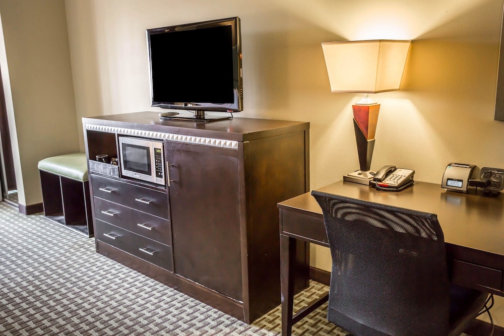 Comfort Suites New Bern near Cherry Point 56/65