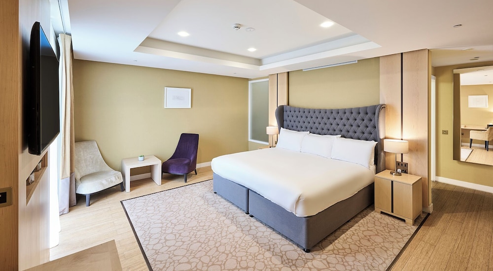 PRESIDENTIAL, SUITE