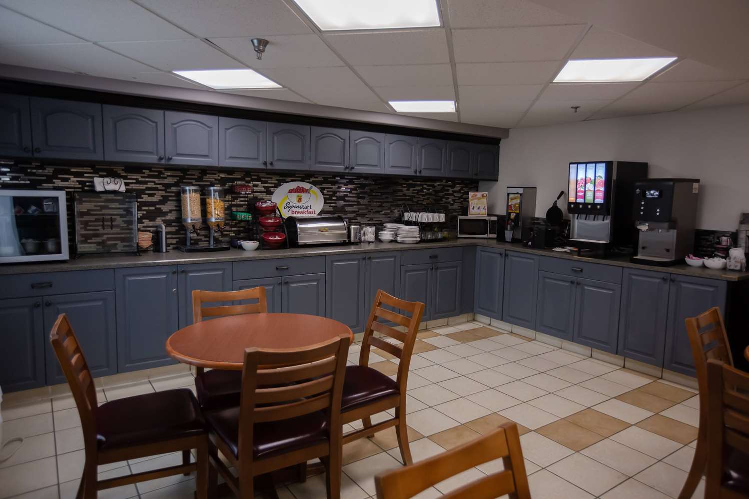 Super 8 by Wyndham Whitecourt 21/30