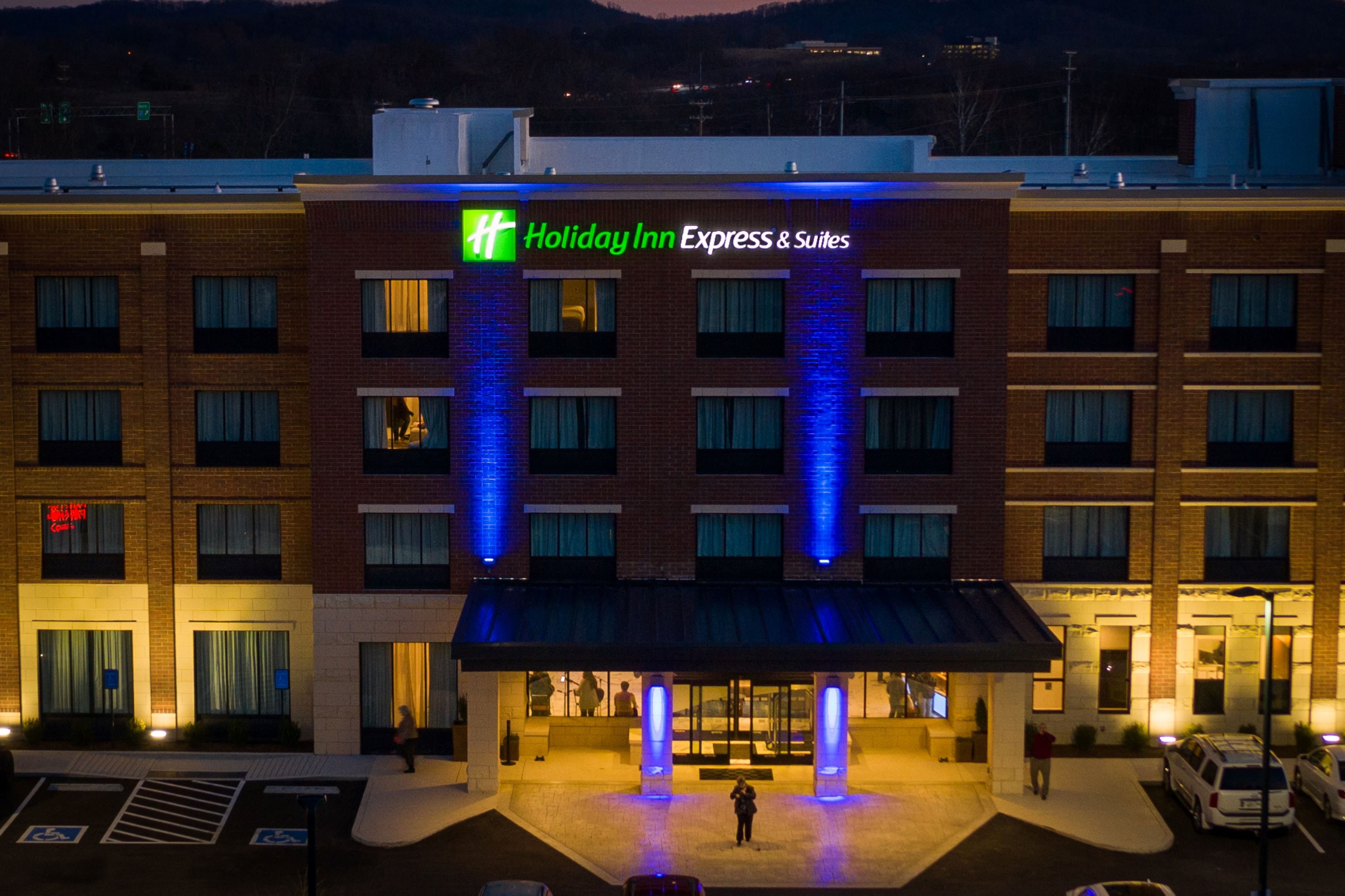 Holiday Inn Express & Suites Franklin - Berry Farms in FRANKLIN - TN