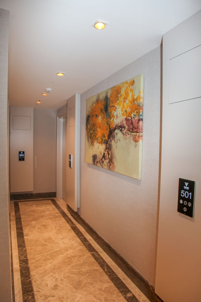 Valente Suites Hotel 3/30