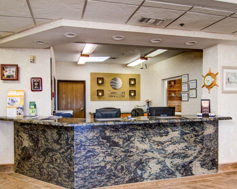 Comfort Inn & Suites Near Temecula Wine Country 6/30
