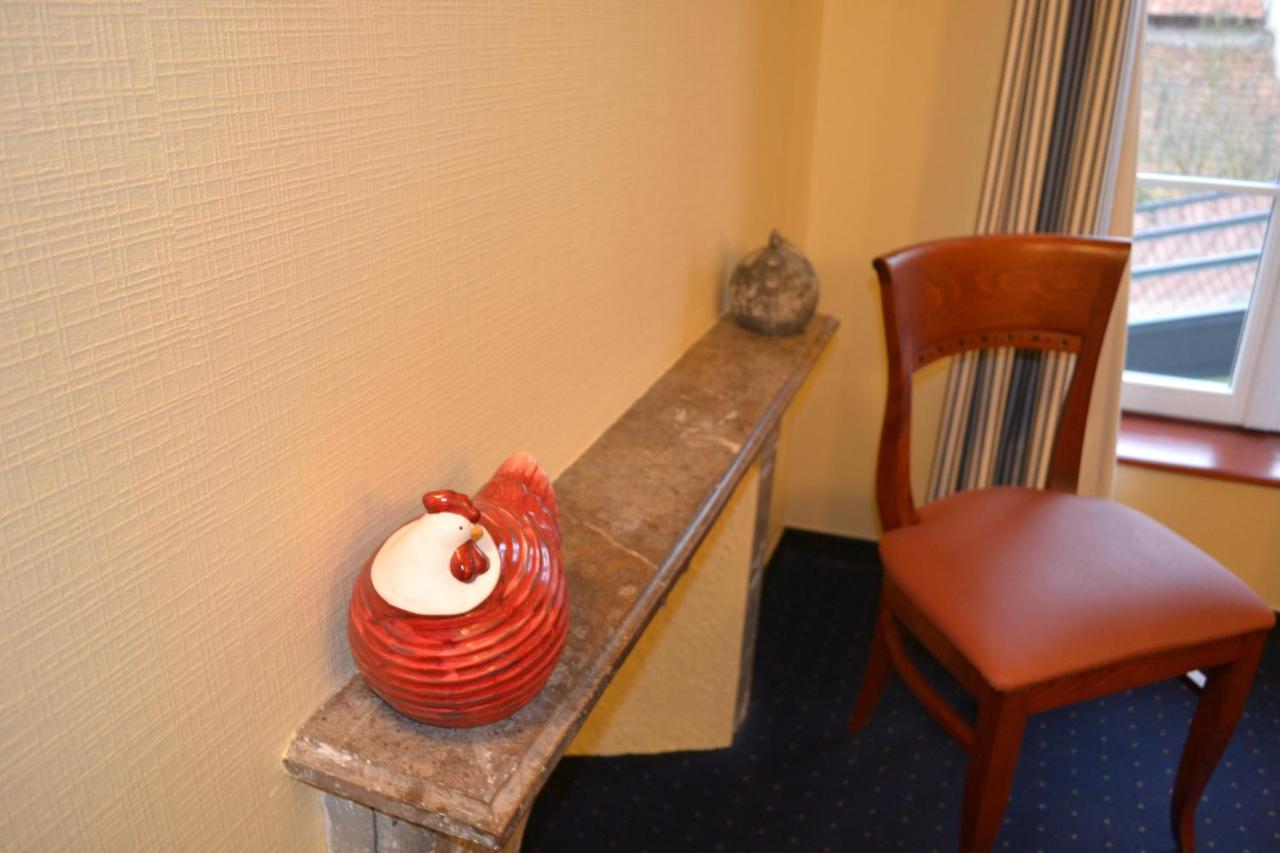 HOTEL LES HAUTS DE MONTREUIL LE PATIO 32/37