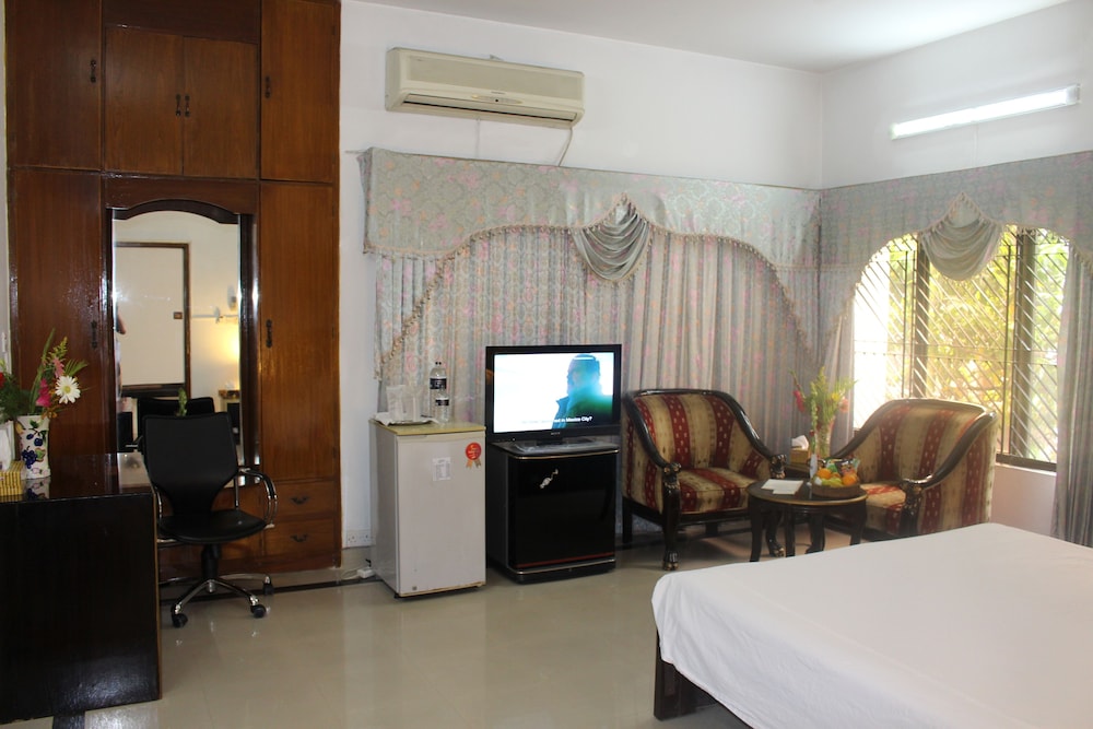 Hotel Aristocrat Inn 42/51