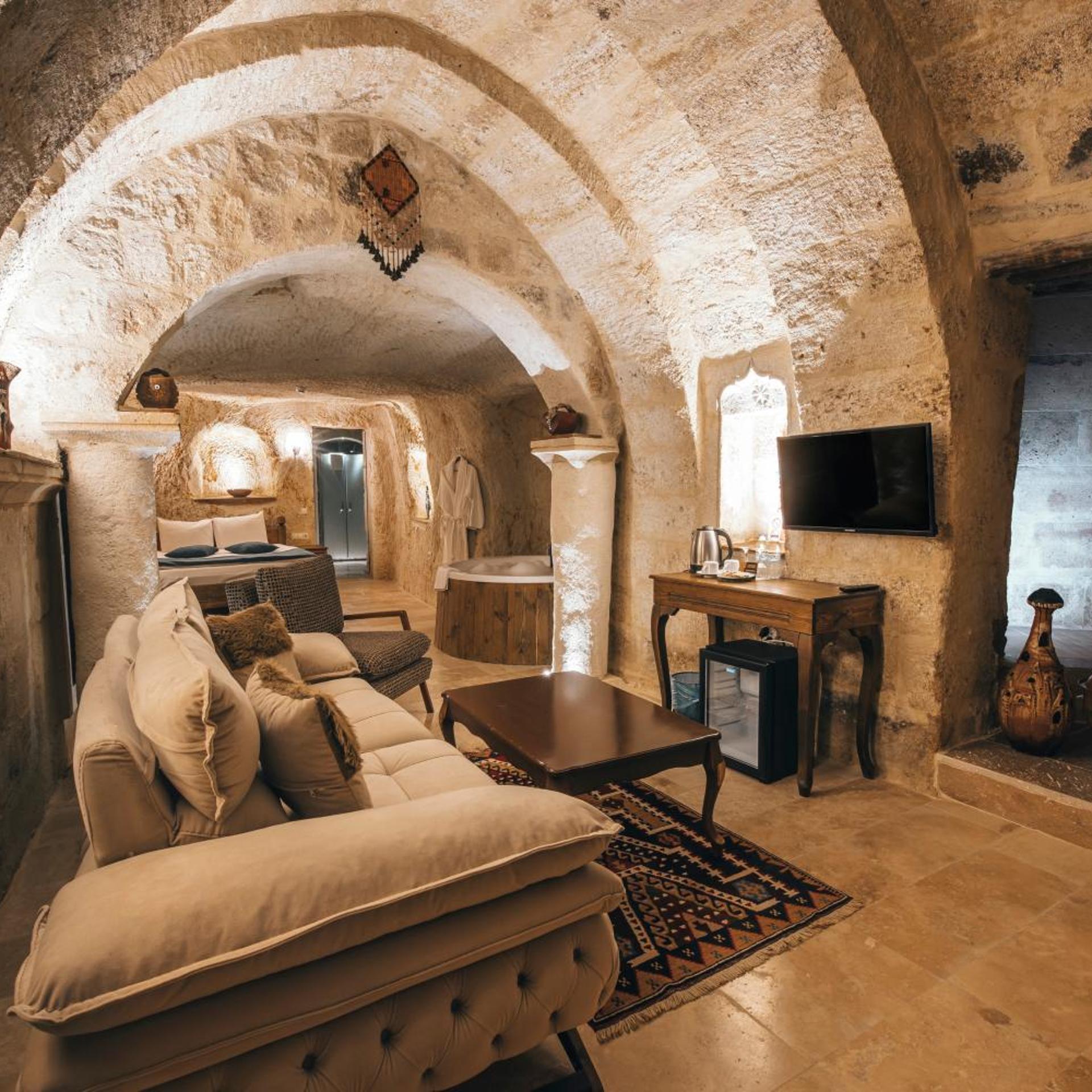 Lagania In Cave 30/50