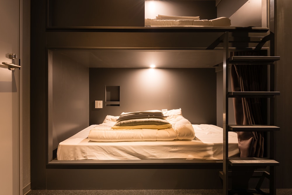 FEMALE DORM, FEMALE ONLY