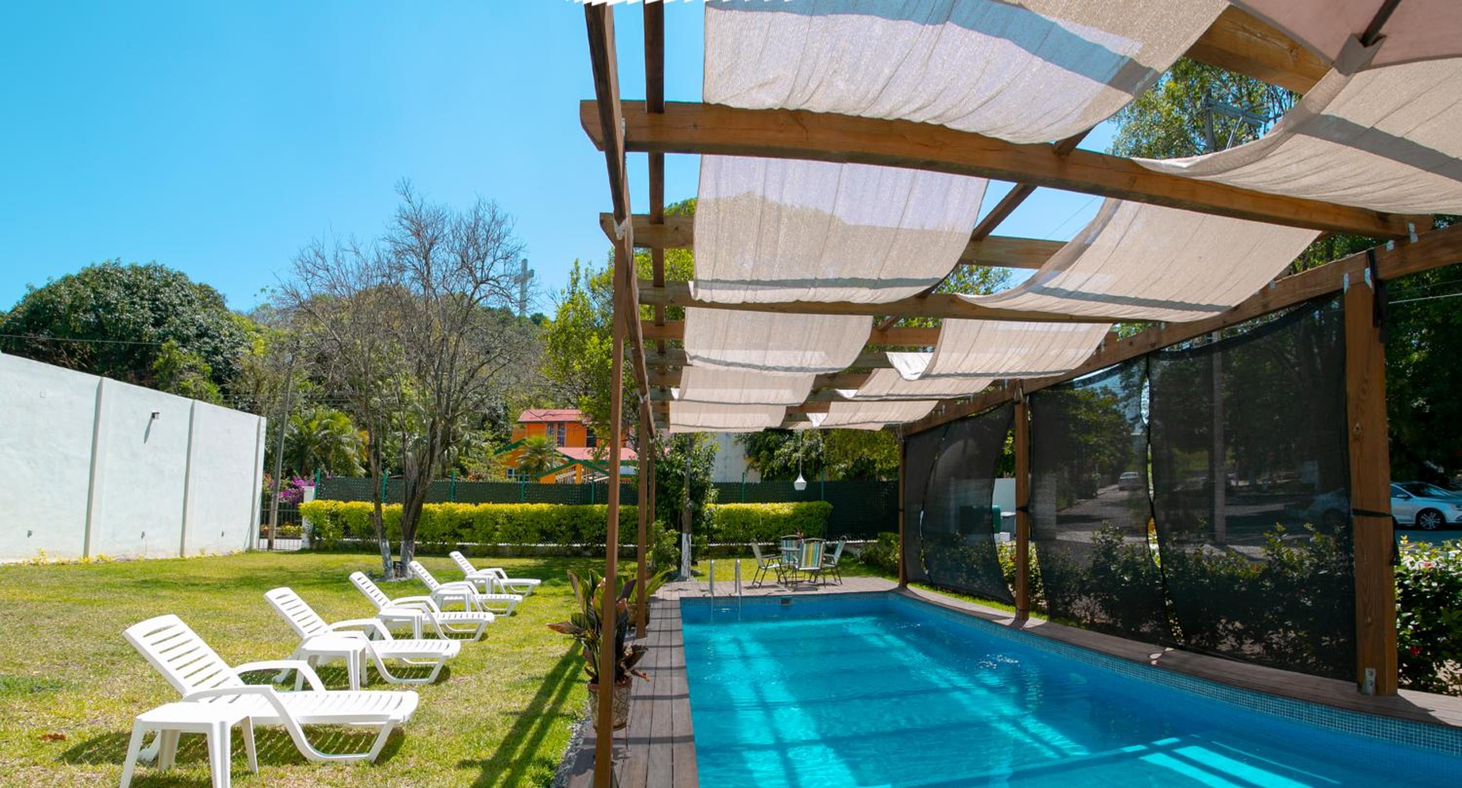 Relax Inn Suites 20/50