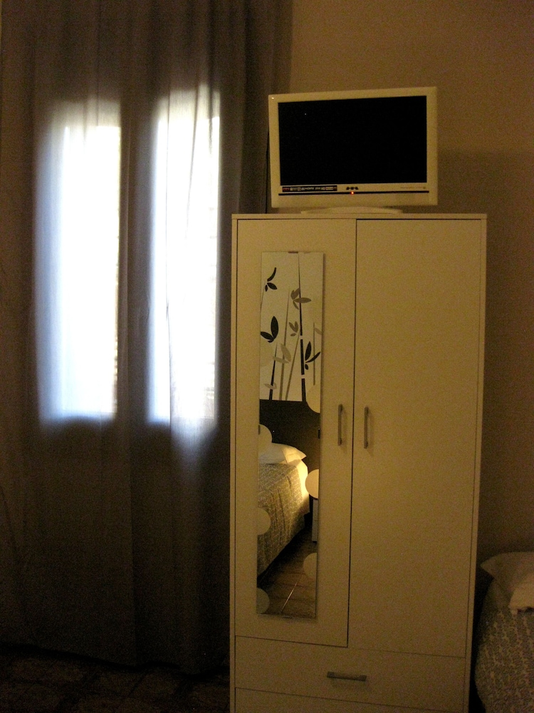 Low Cost Ferrara 18/26