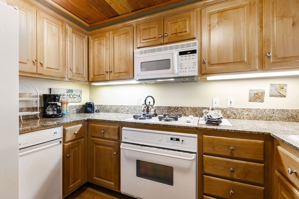 The Caledonian By All Seasons Resort Lodging 75/80