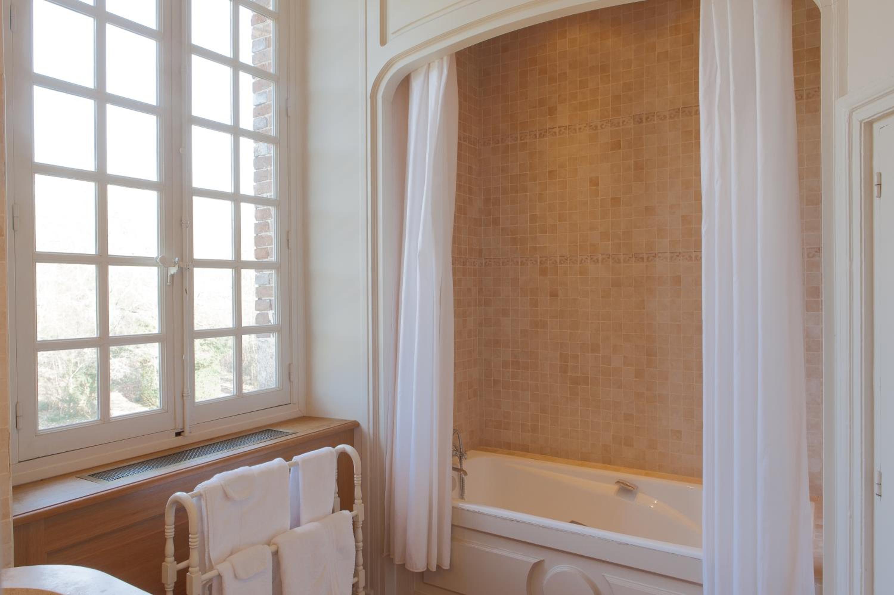 Chateau de Bourron 18/30