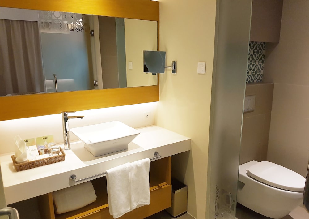 Hue Hotels Resorts Boracay 34/67