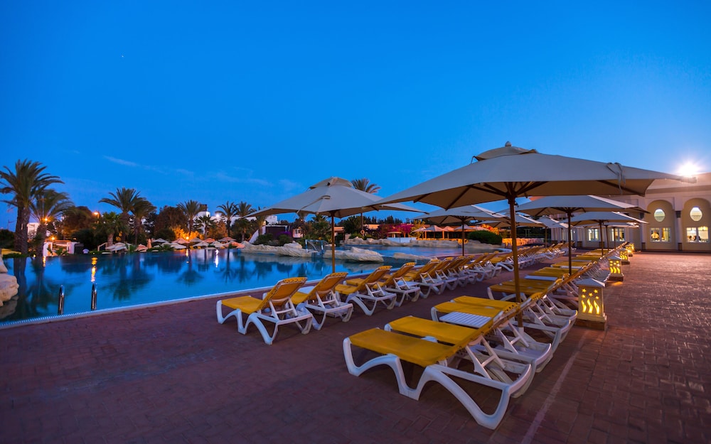 Medina Belisaire and Thalasso 67/70