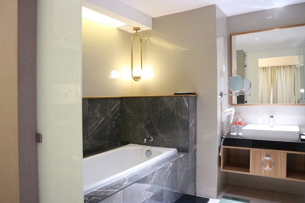 Santika Premiere Bintaro 32/78