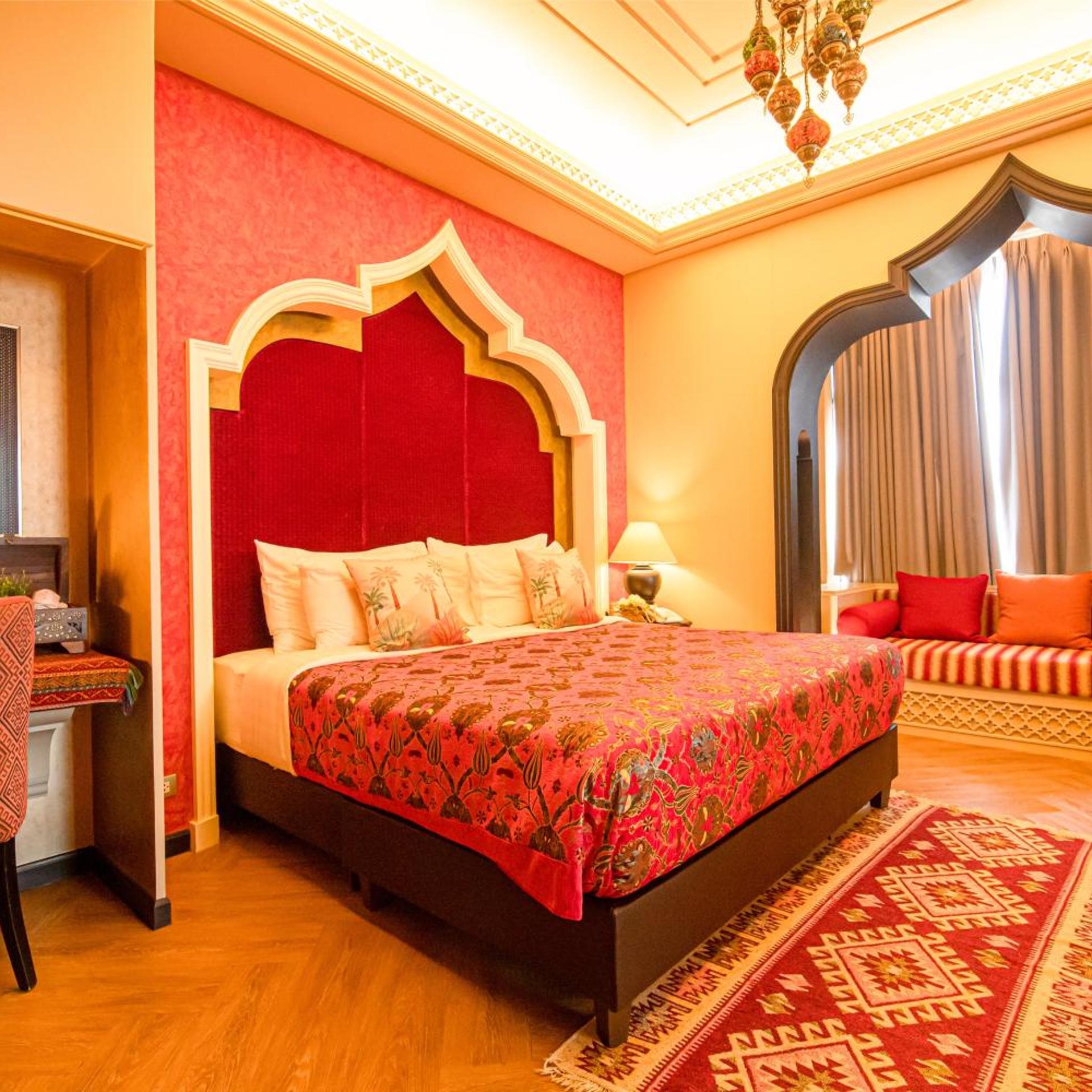 Sultan, Suite