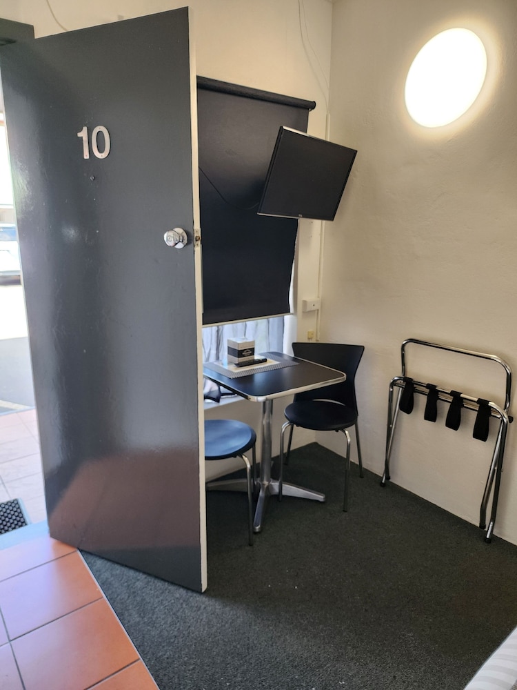INVERELL MOTEL 20/26