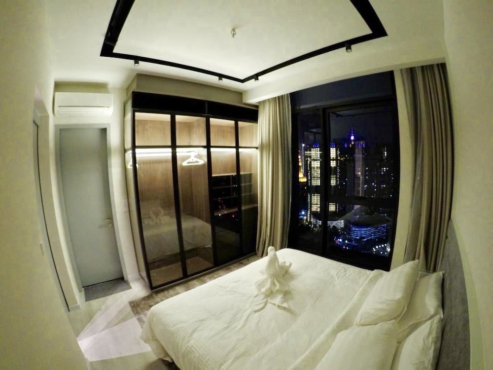 Expressionz KLCC by Wodages 26/50