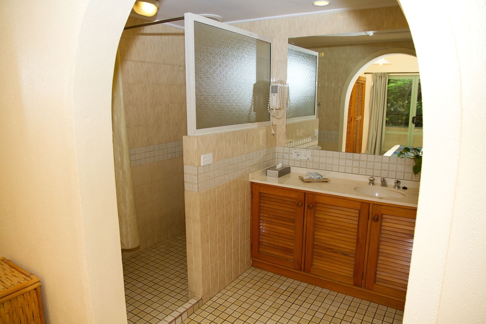 TONOA APARTMENTS 27/27