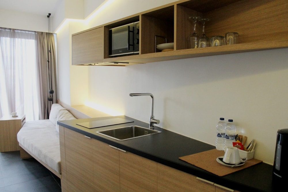 Athens Lodge 24/58