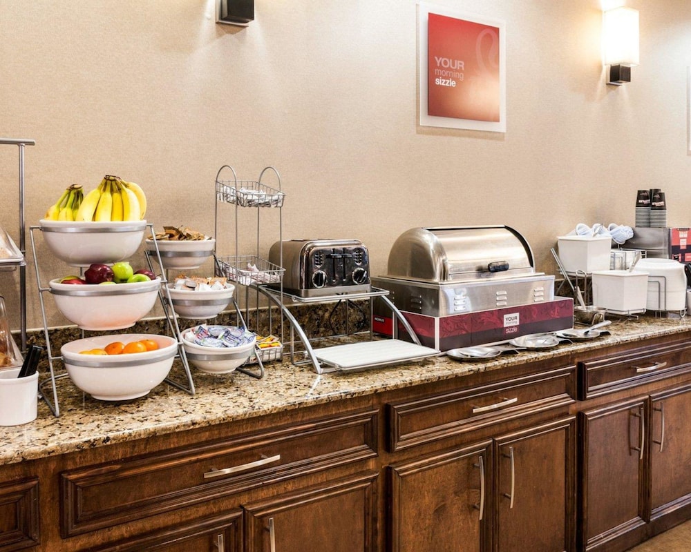 Comfort Suites Oil Center 38/60