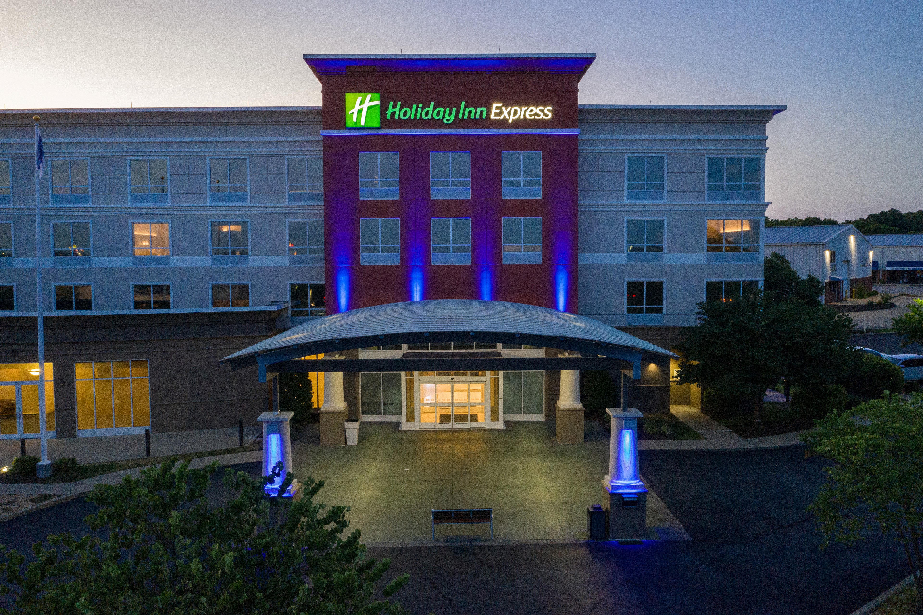 Holiday Inn Express Lexington North Georgetown 10/48