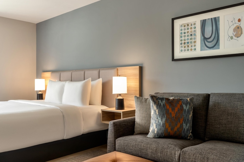 Hyatt Studios Chesapeake 18/44