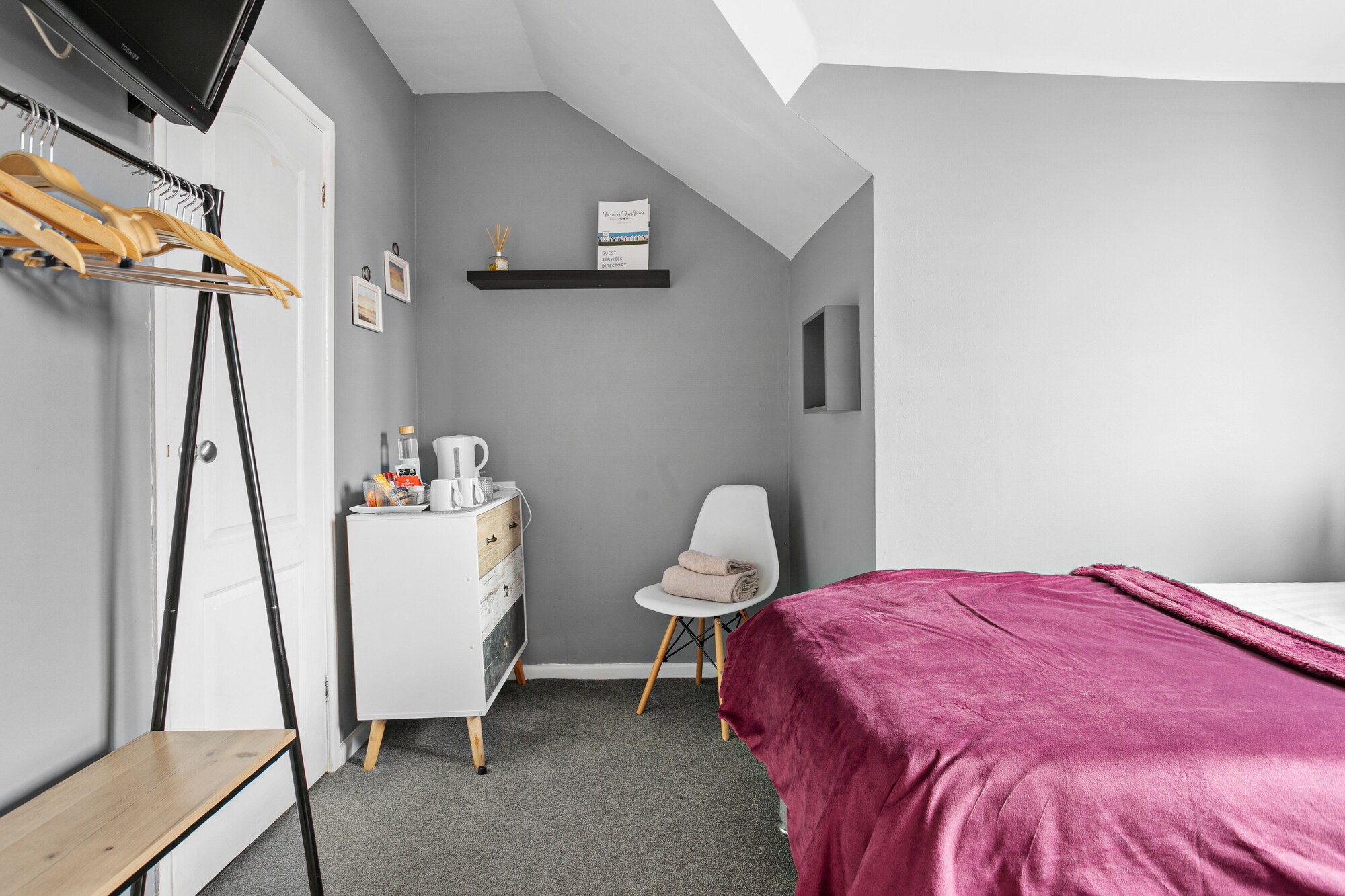 Room, Twin Beds