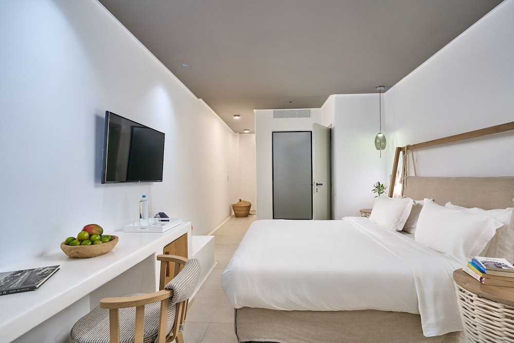 Adorno Beach Hotel and Suites 27/76