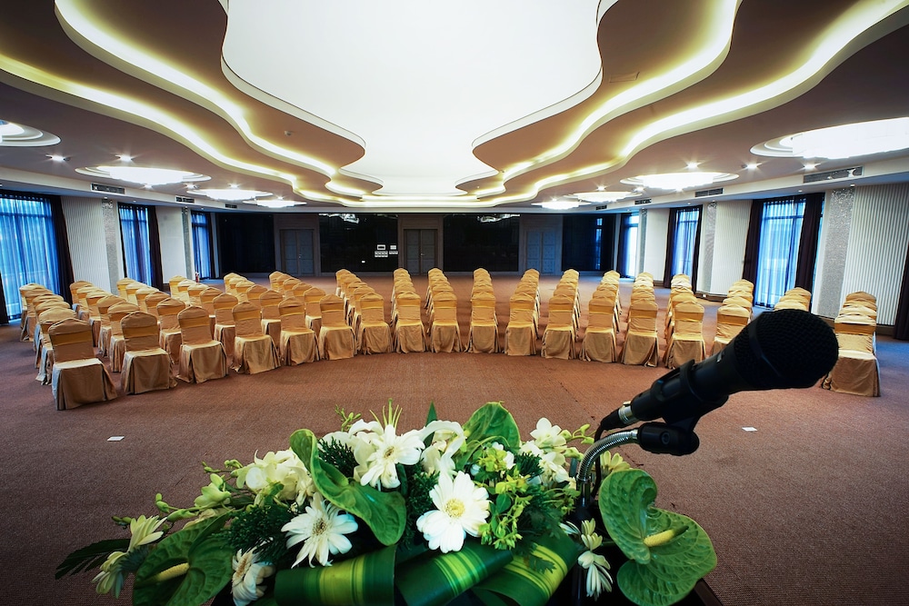 Muong Thanh Mui Ne Hotel 64/66