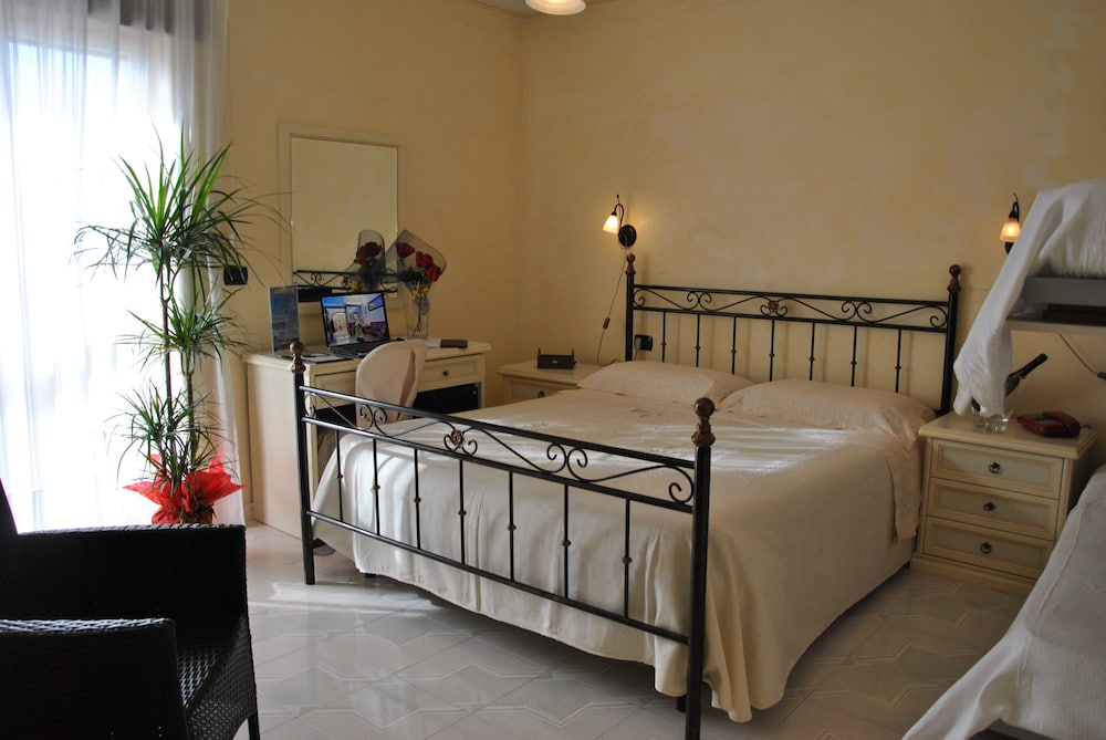 Mediterraneo Hotel 34/73