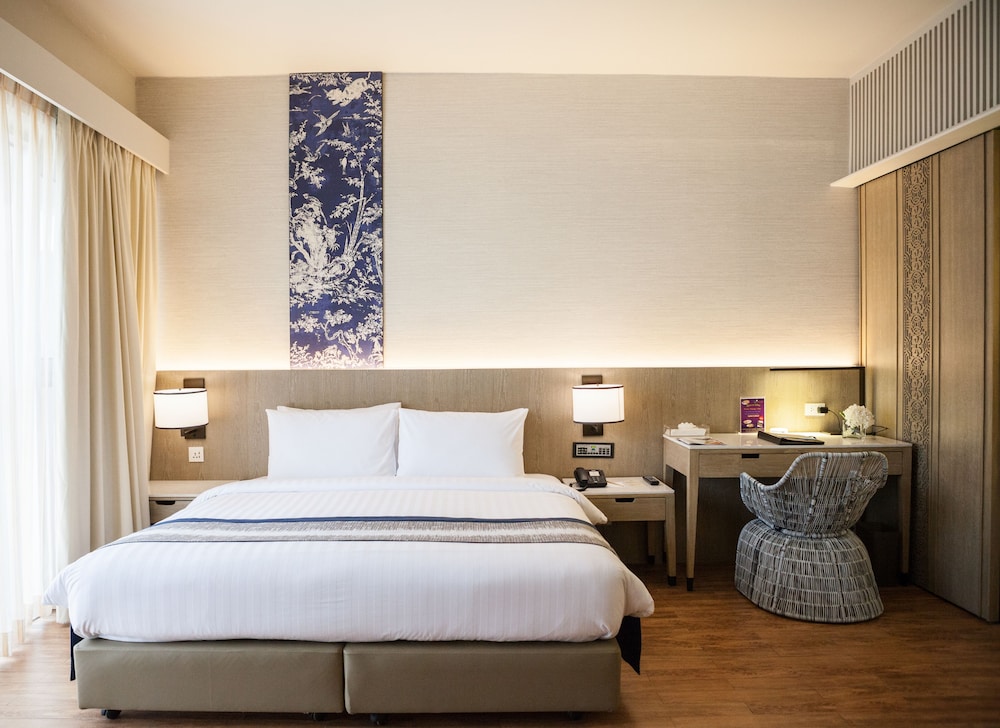 The Royal Paradise Hotel & Spa 15/75