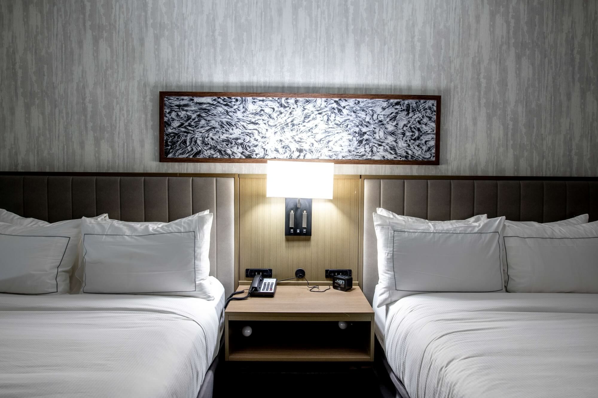 room, 2 queen beds