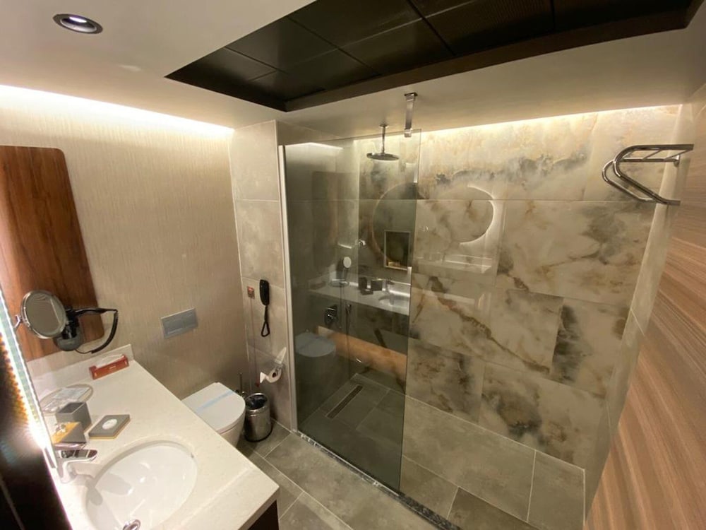City Asya Hotel 37/38