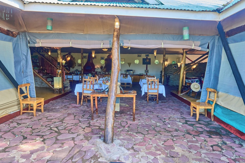 IKOMA TENTED CAMP 41/50