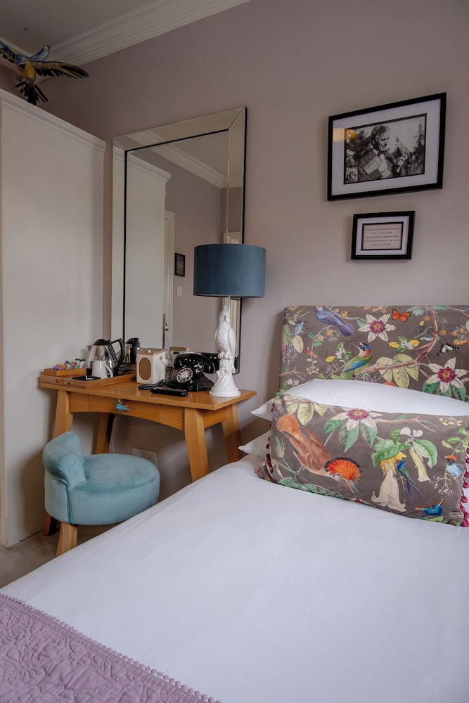 The Stable Courtyard Bedrooms At Leeds Castle 15/44