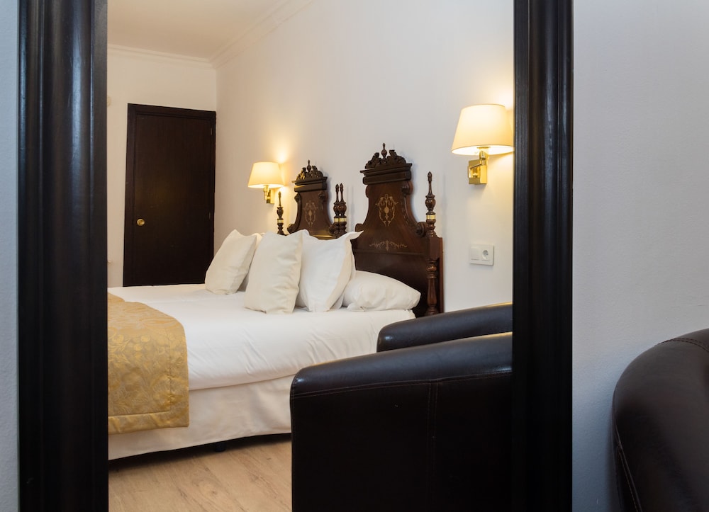 Hotel Born 19/49